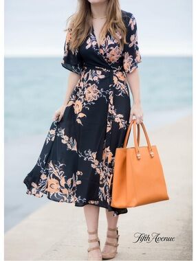 Fifth Avenue Floral Kimono Dress. Size Medium